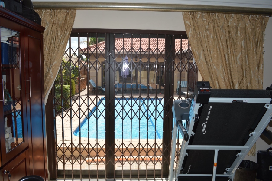 4 Bedroom Property for Sale in Flamwood North West